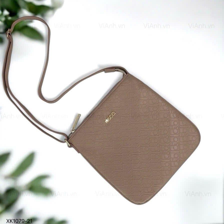 Túi xách XK1079 chữ nhật đeo chéo hoạ tiết chữ nổi H79 / 21x24 / BE