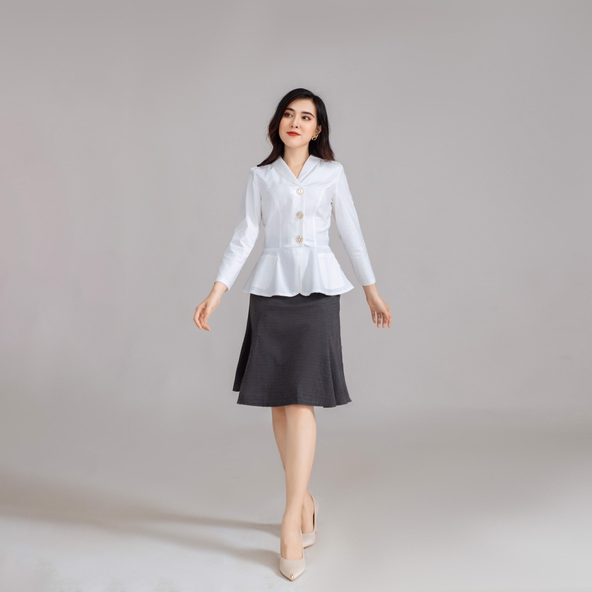 Chân váy đuôi cá nẹp đính cúc LEIKA