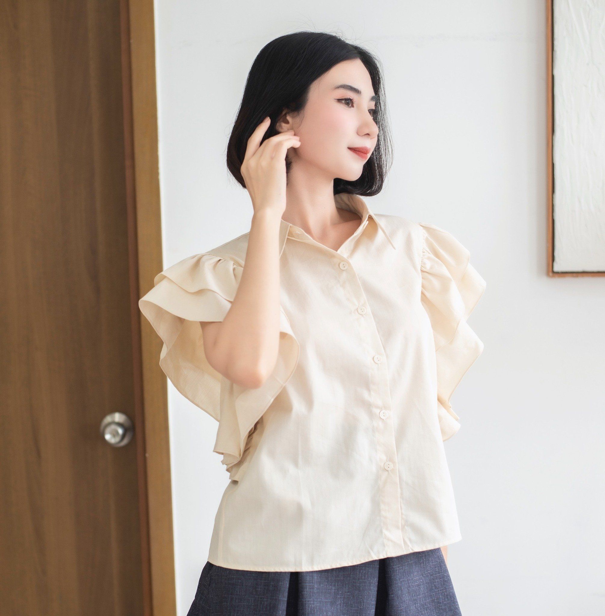 Áo Sơ Mi Trung Niên Phối Nút Nhún Bèo SM110