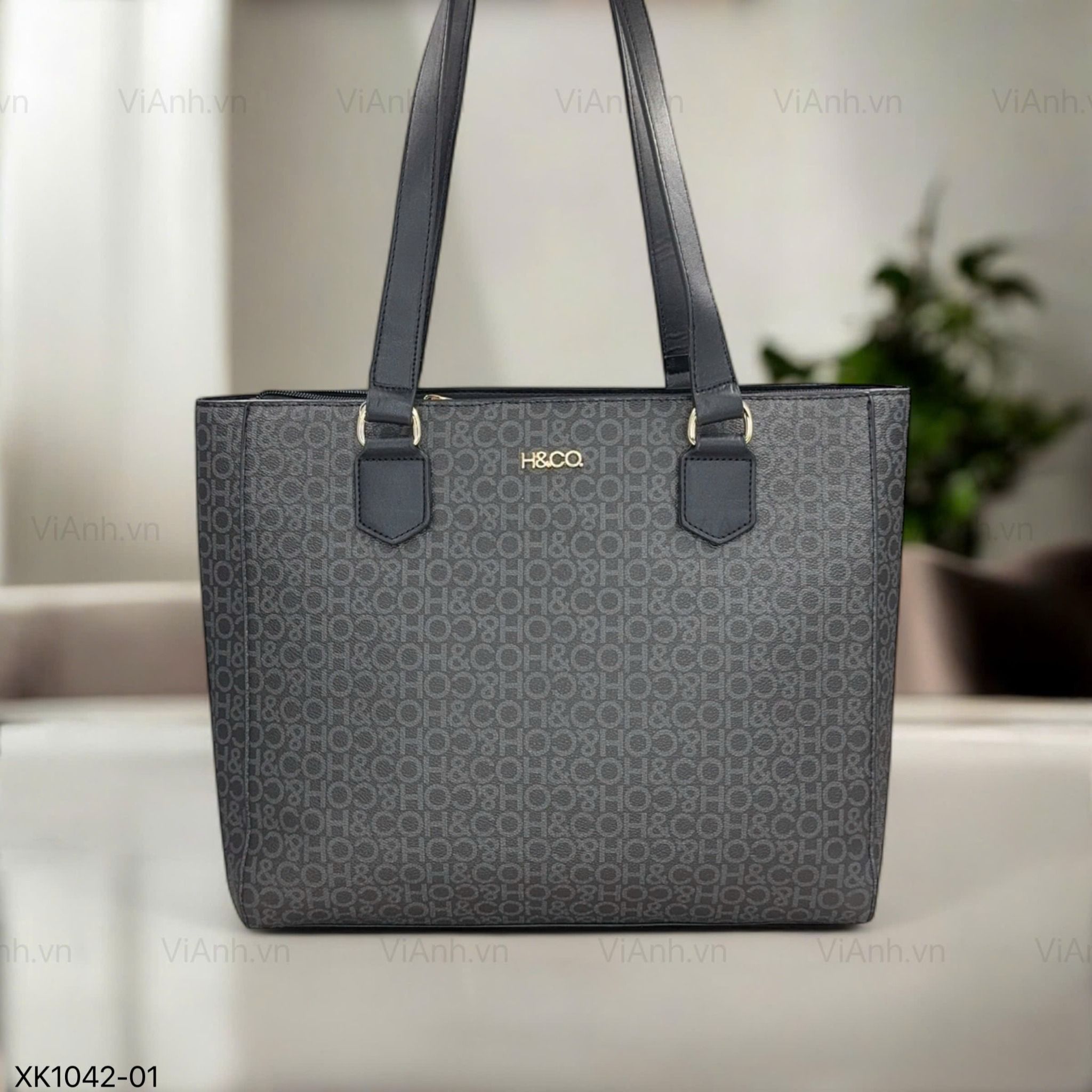 Túi B230D Totebag HC phom cánh dơi khoác vai XK1042 / m38 đ35 c30 / ĐEN XÁM