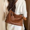 Túi xách Chi0 chữ nhật da mềm charm gấu  / 28x19 / NÂU ( A92 )