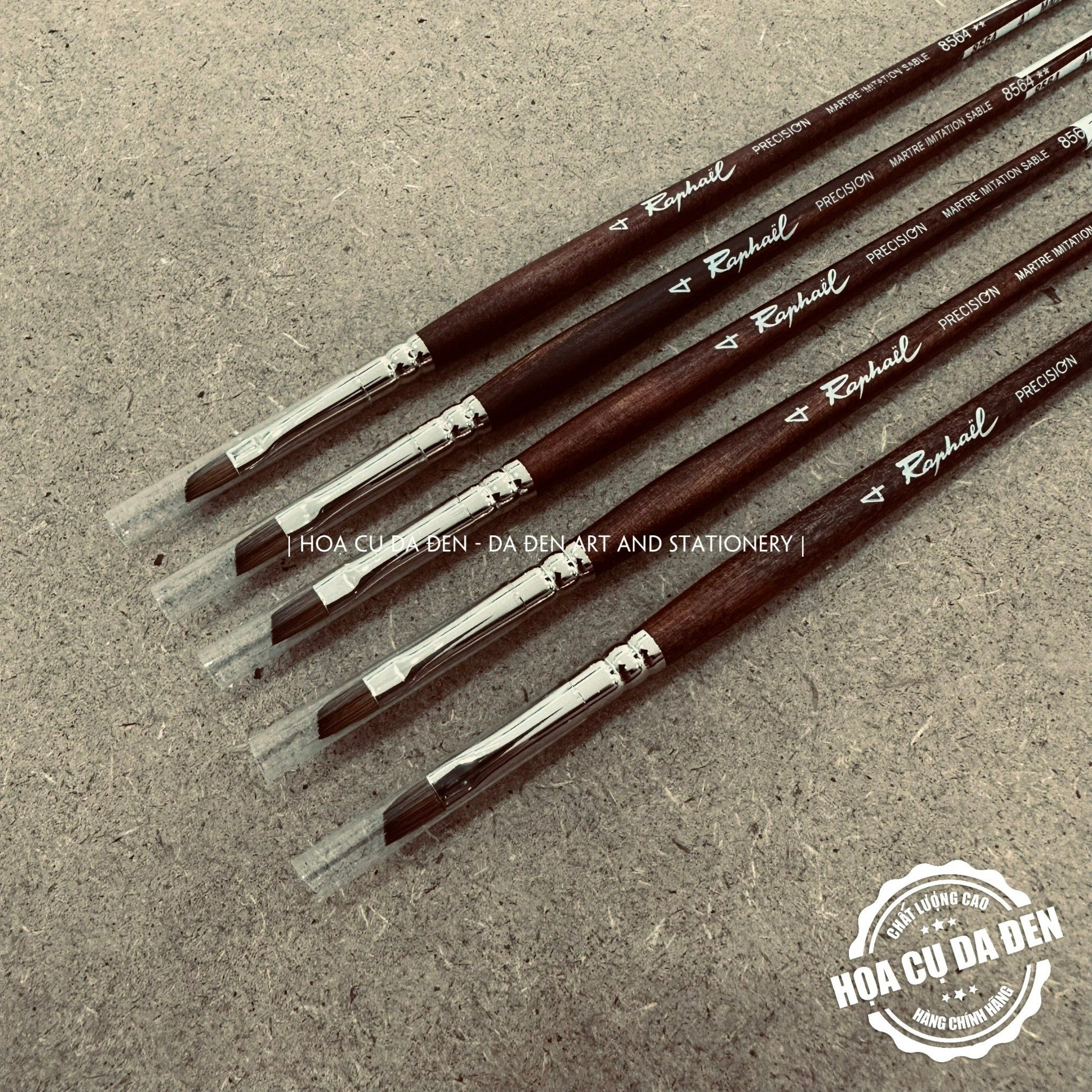 Raphael Precision Brush - Angular, Size 2, Short Handle | BLICK Art