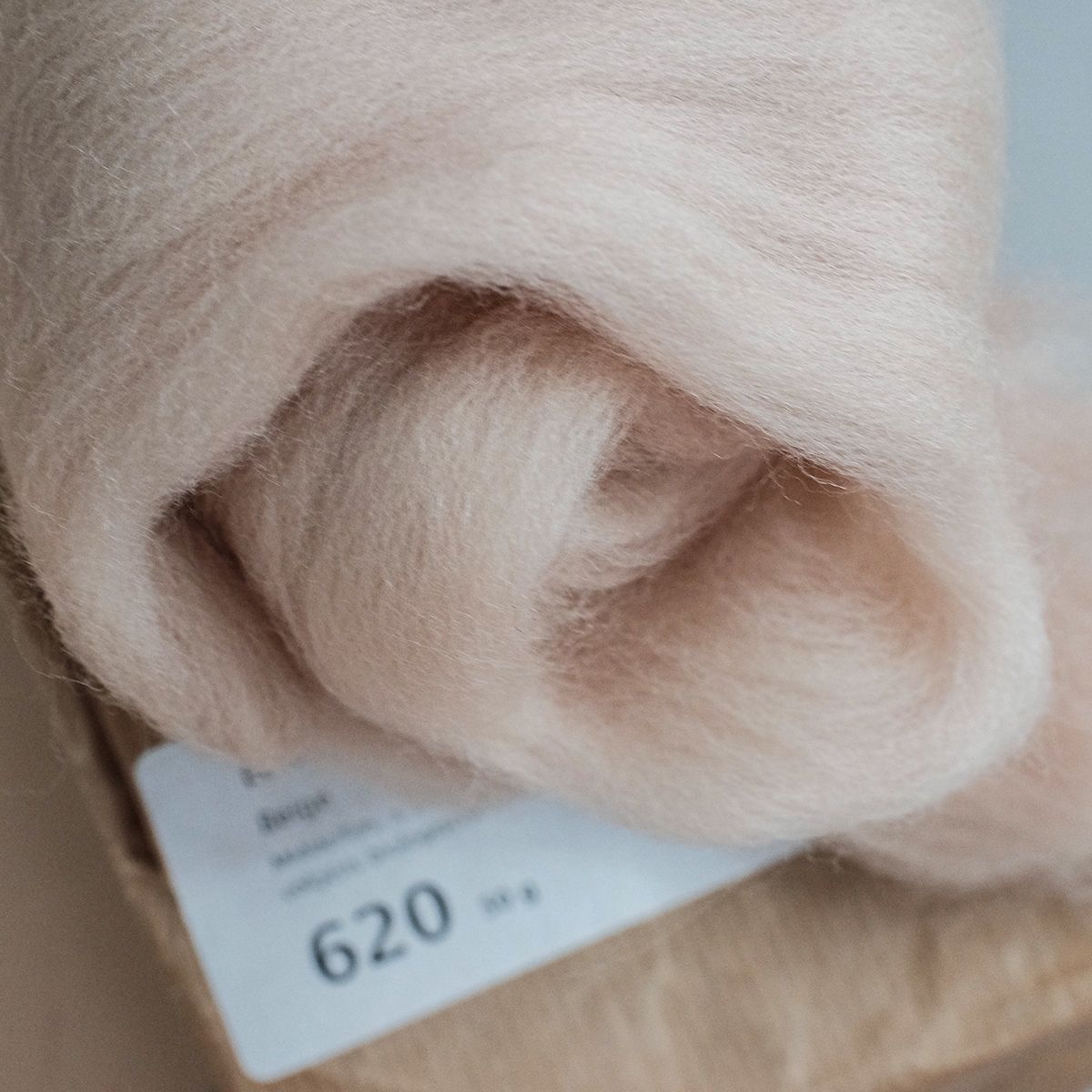  Lông cừu chải mượt thành lọn dài | White & Brown set | European Merino Wool roving 28 microns | MEANINGFUL CRAFTS 