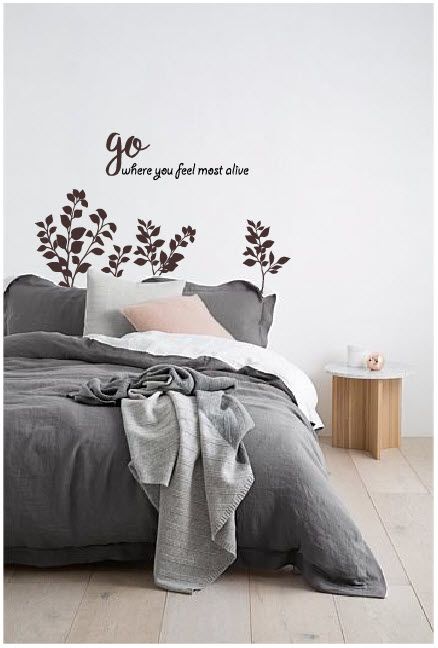 Decal dán tường phòng ngủ cỏ lá