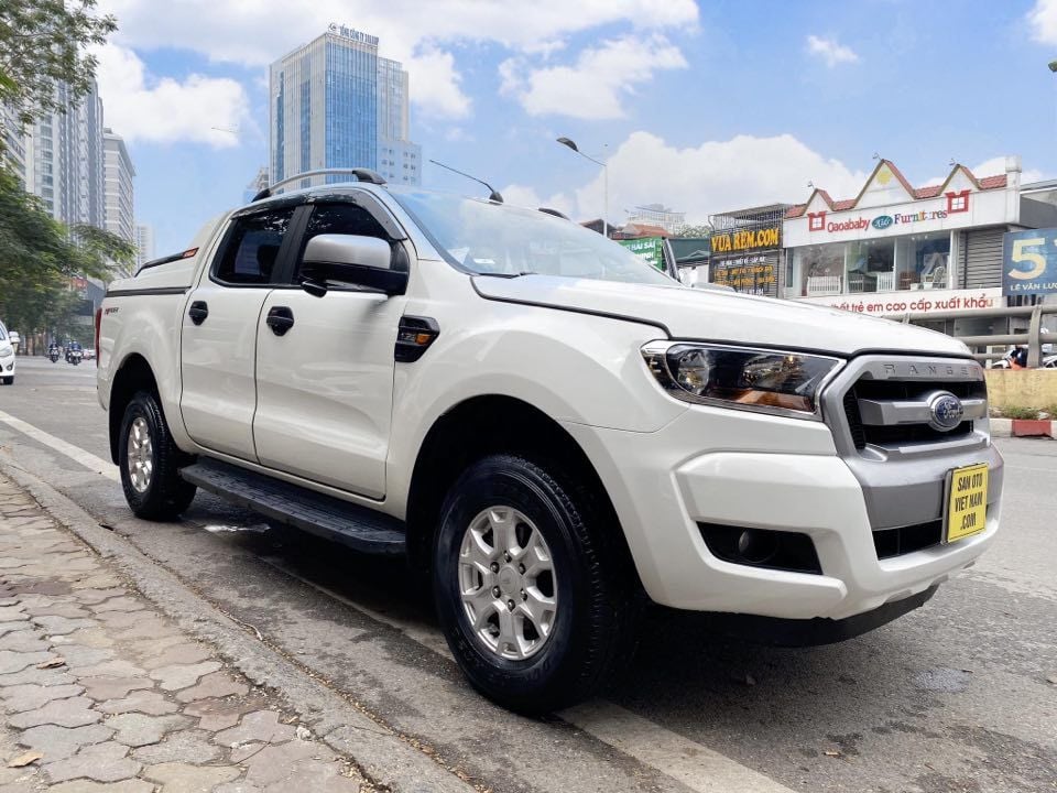 Ford Ranger Xls 4X2 At Một Cầu Số Tự Động Nhập Khẩu Thái Lan Giá Rẻ Nhất