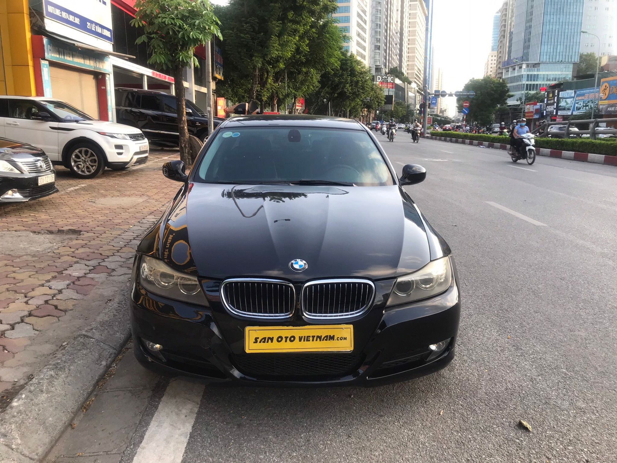 Dịch vụ thay Kính chắn gió xe BMW 325i tận nơi