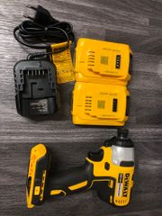 Bộ máy vặn vít cầm tay 18V Dewalt DCF7871D2- B1