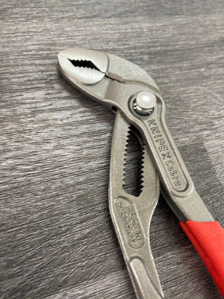 180mm Kìm mỏ quạ KNIPEX 87 01 180
