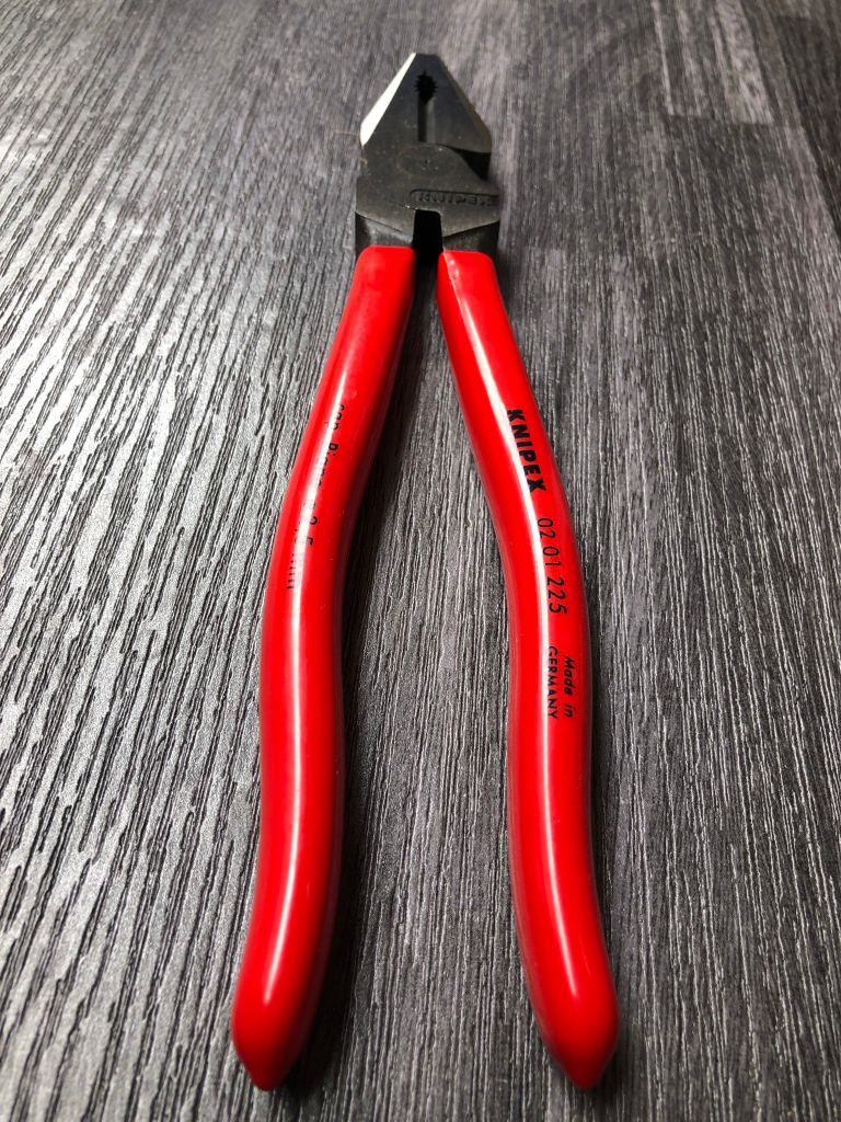 Kìm Đa Năng Knipex 02 01 225 Lưỡi Cắt 63 HRC Dài 225mm