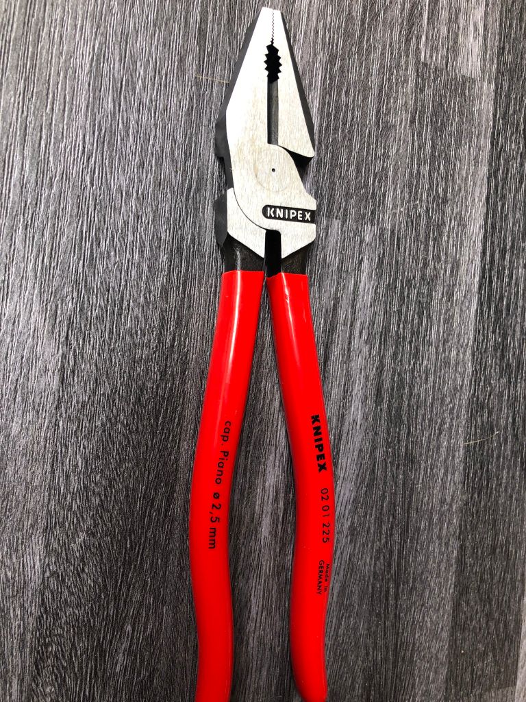 Kìm Đa Năng Knipex 02 01 225 Lưỡi Cắt 63 HRC Dài 225mm