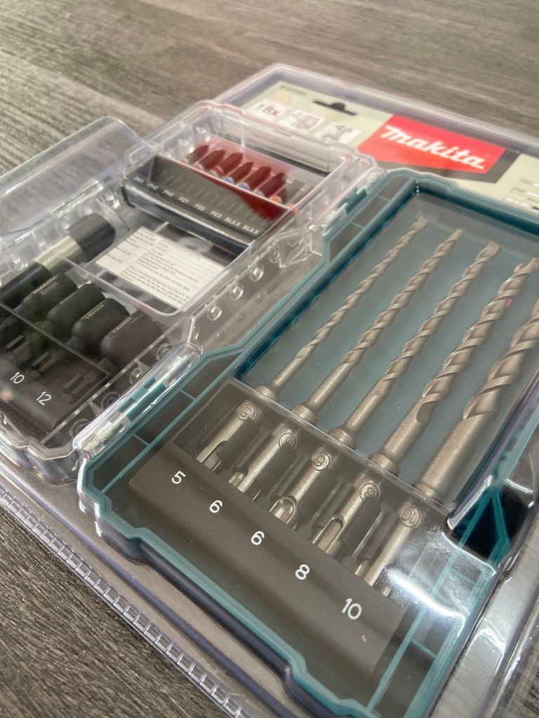 BỘ MŨI KHOAN VÀ MŨI VÍT(18 CÁI) Makita E-07082