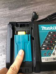 Sạc nhanh 14.4-18V Makita DC18RC (nguồn 220V) 195584-2