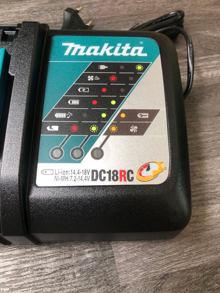 Sạc nhanh 14.4-18V Makita DC18RC (nguồn 220V) 195584-2