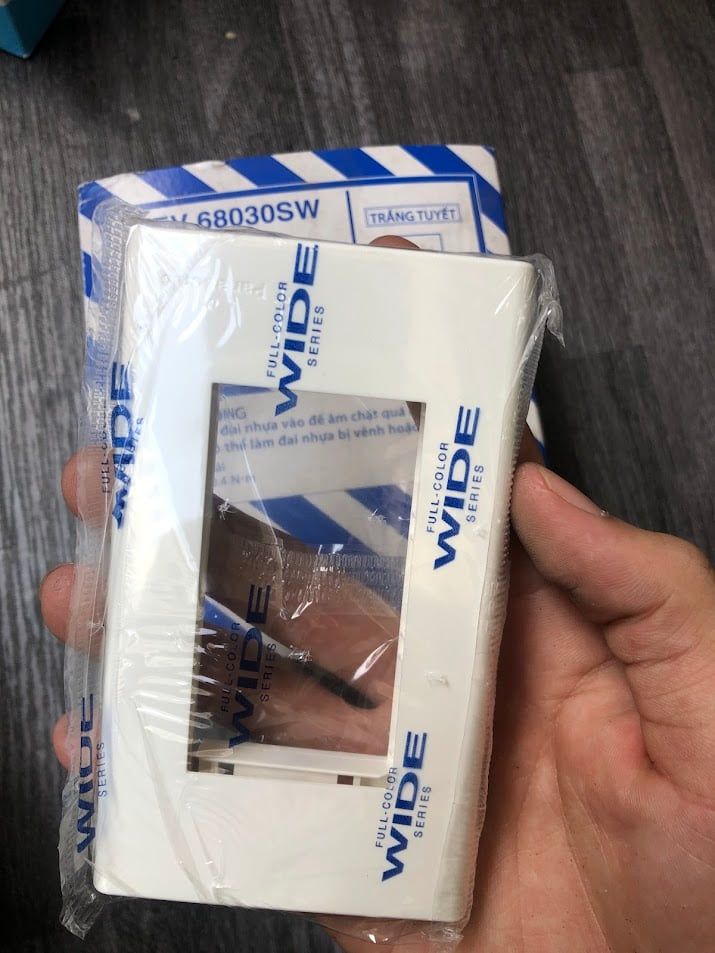 Mặt nạ 3 thiết bị Panasonic WEV68030SW