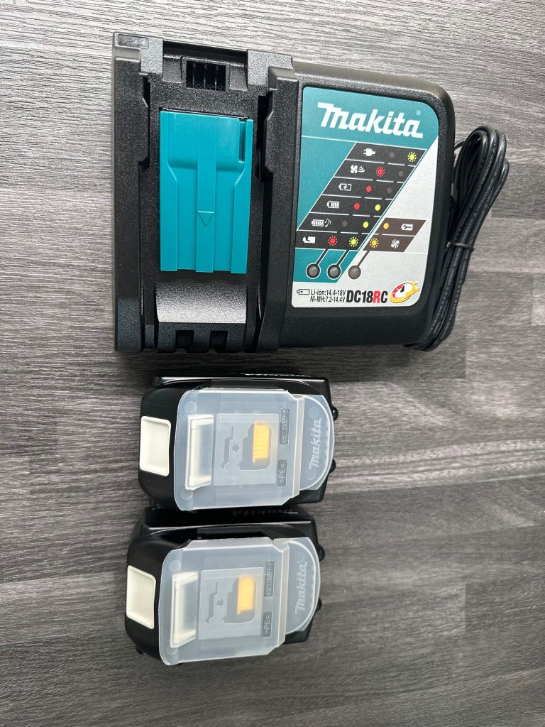 BỘ PIN SẠC MKP1RT182(BL1850B*2/DC18RC) Makita 197624-2