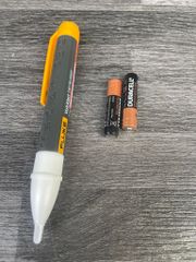 Dụng cụ kiểm tra điện áp Fluke 2AC