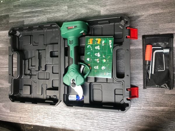 Máy cắt cành pin Dekton M21-MCC32