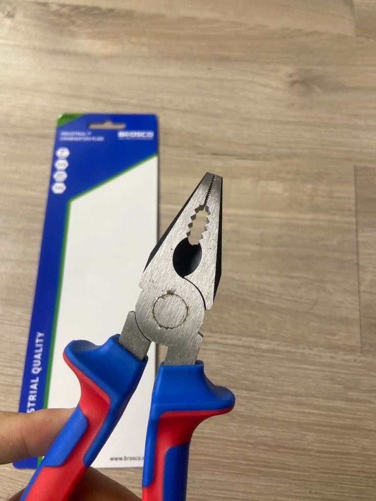 Kìm điện công nghiệp bằng thép Cr-V 7