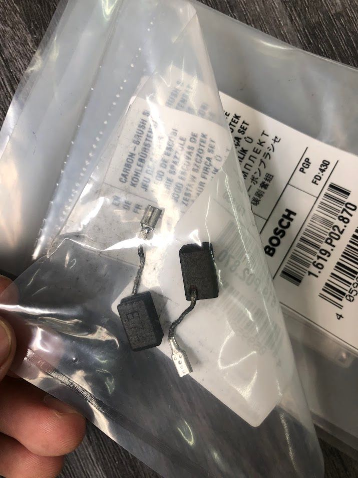 Chổi than máy mài E74 Bosch 1619P02870