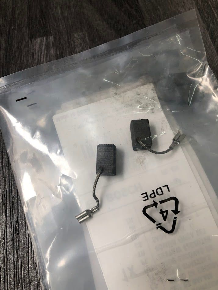 Chổi than máy mài E74 Bosch 1619P02870