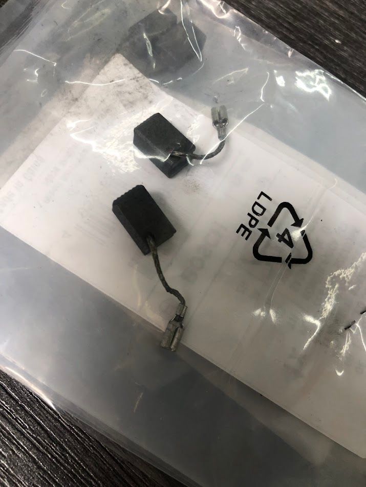 Chổi than máy mài E74 Bosch 1619P02870