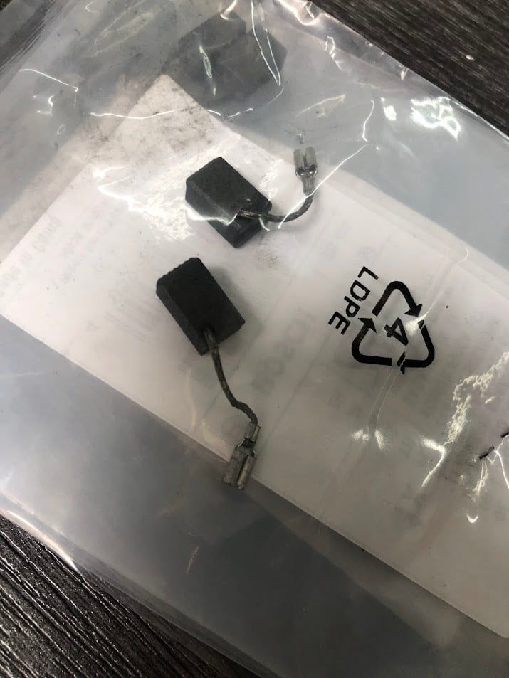 Chổi than máy mài E74 Bosch 1619P02870