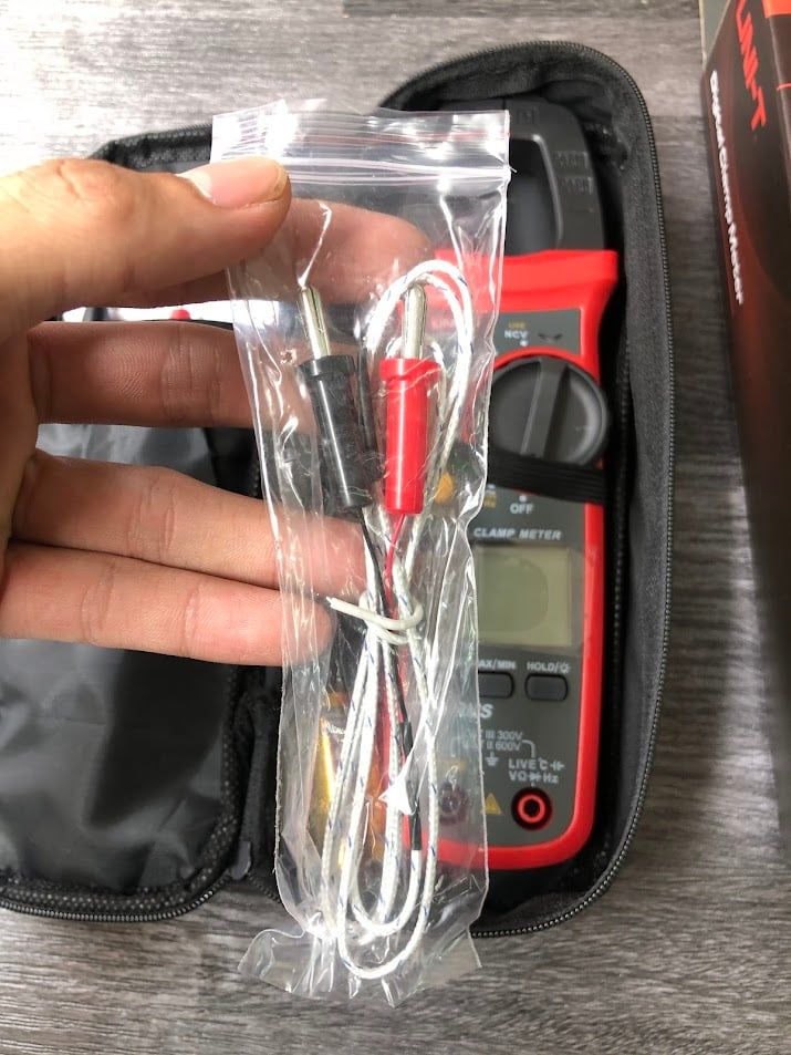 Ampe Kìm Đo Dòng AC/DC Uni-T UT204+