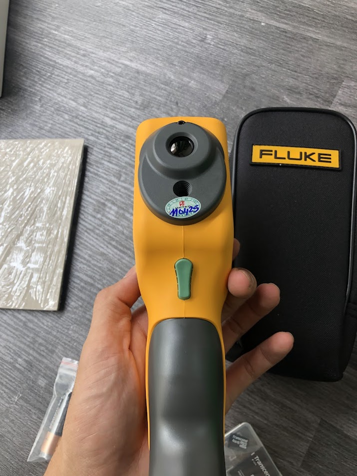 Máy đo nhiệt độ hồng ngoại kèm hình ảnh Fluke VT04A