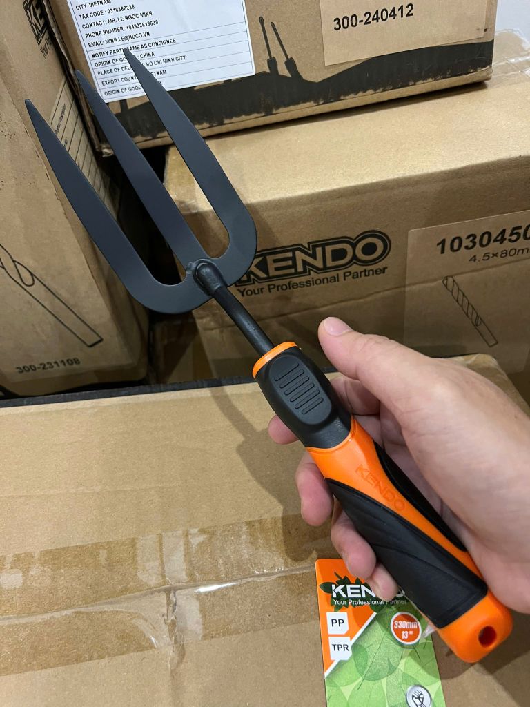 Cây chỉa sới đất làm vườn cán nhựa kích thước 13 inch 330mm Kendo - 60704