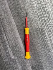VDE hai màu có tay cầm cách điện có rãnh chính xác 1,5 * 0,23 * 50mm SATA 63301