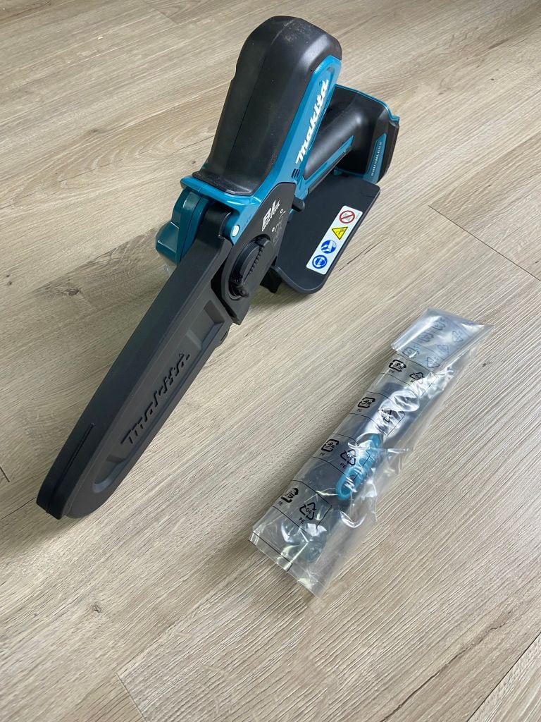 18V Máy Cưa Cành Dùng Pin Makita DUC150Z01(150MM/BL)