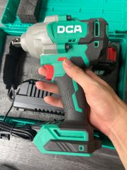 Máy siết buloong không chổi than dùng pin DCA ADPB698FK