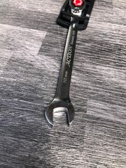 Cờ lê vòng miệng tự động Action 10mm có khóa gạt đảo chiều