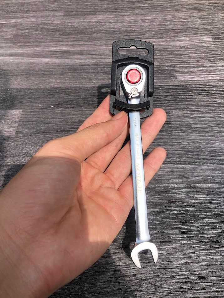 Cờ lê vòng miệng tự động Action 10mm có khóa gạt đảo chiều