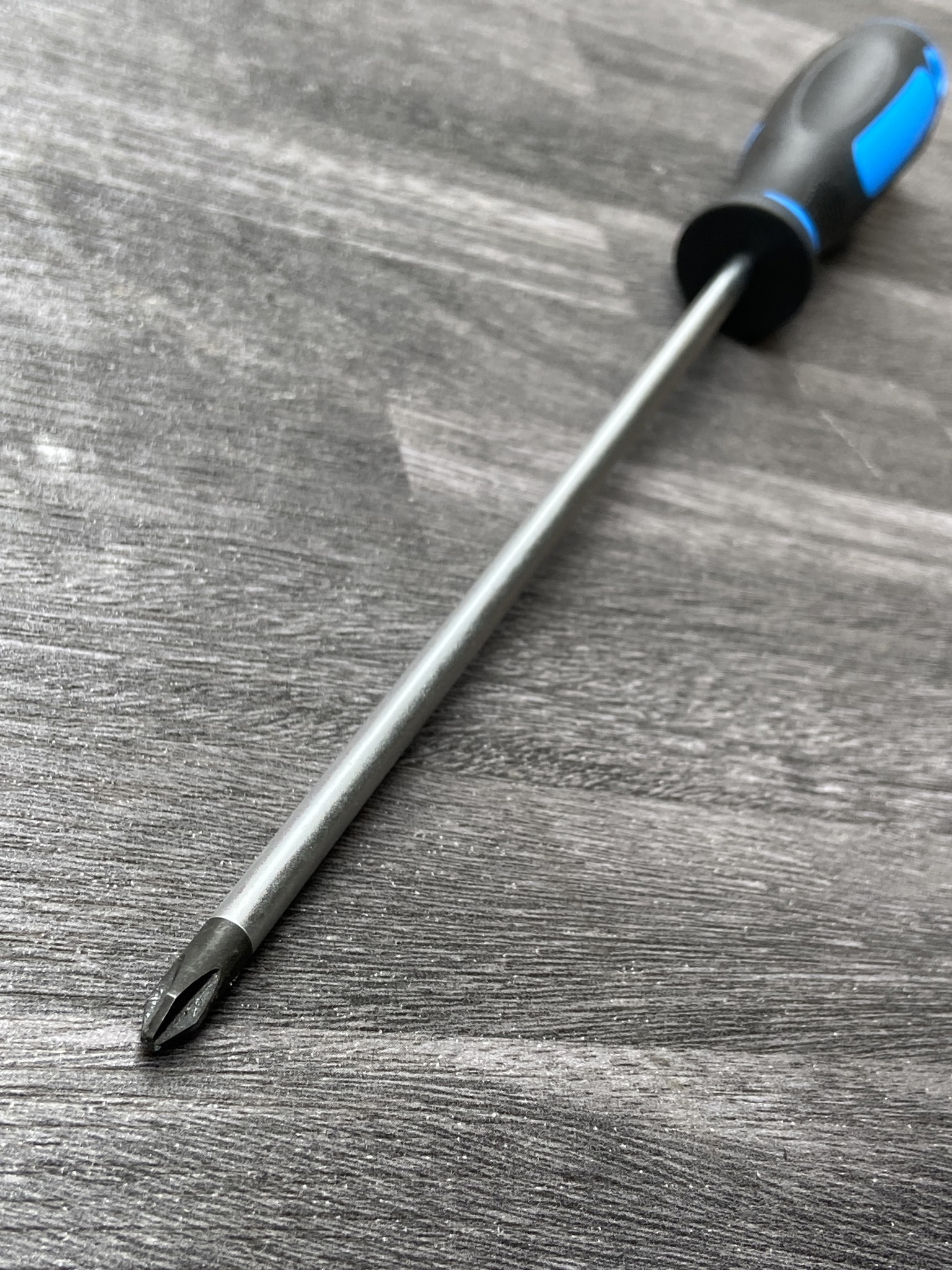 6x200mm Tua vít bake cán chống dầu Licota ASD-522002