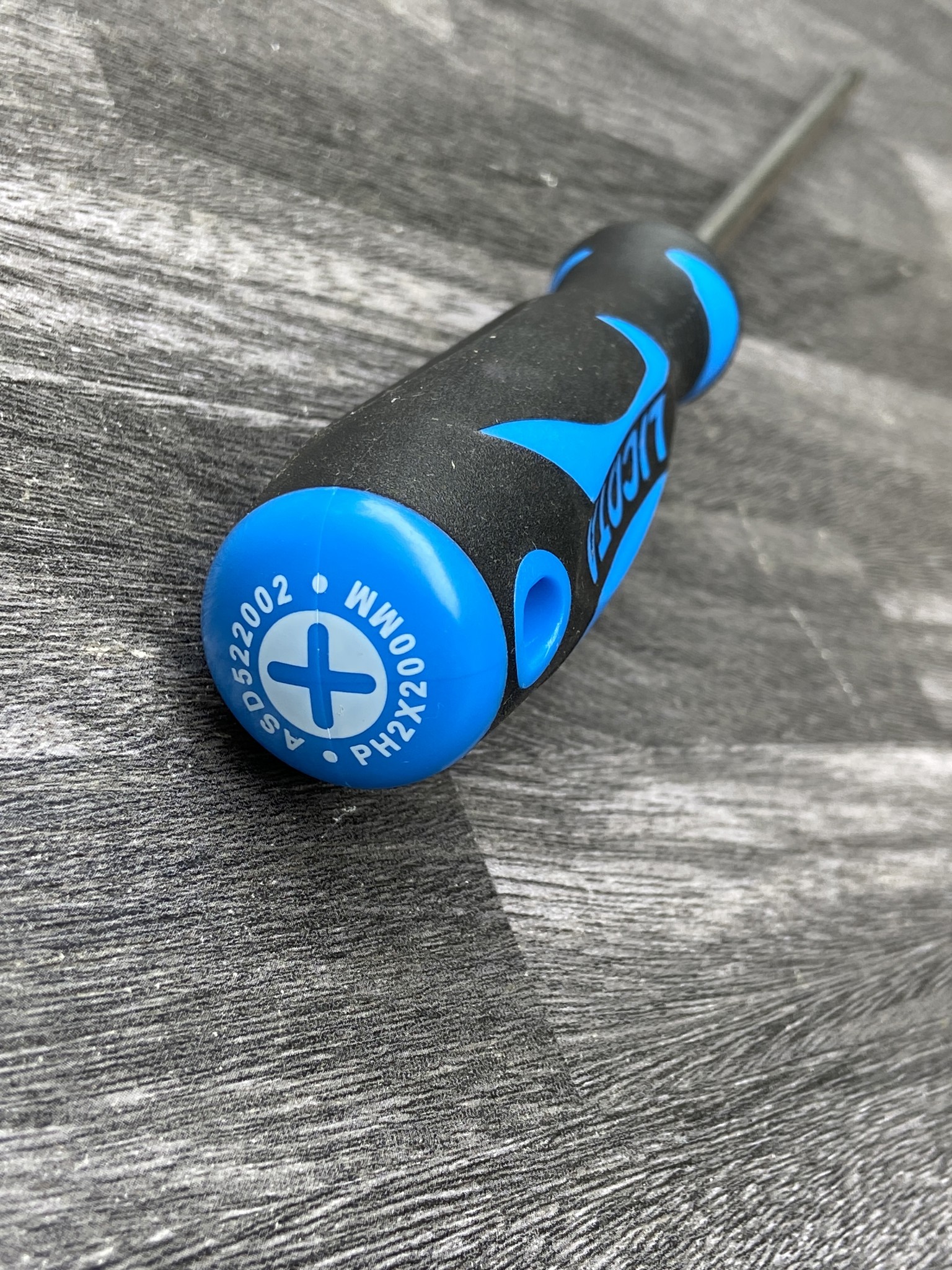 6x200mm Tua vít bake cán chống dầu Licota ASD-522002