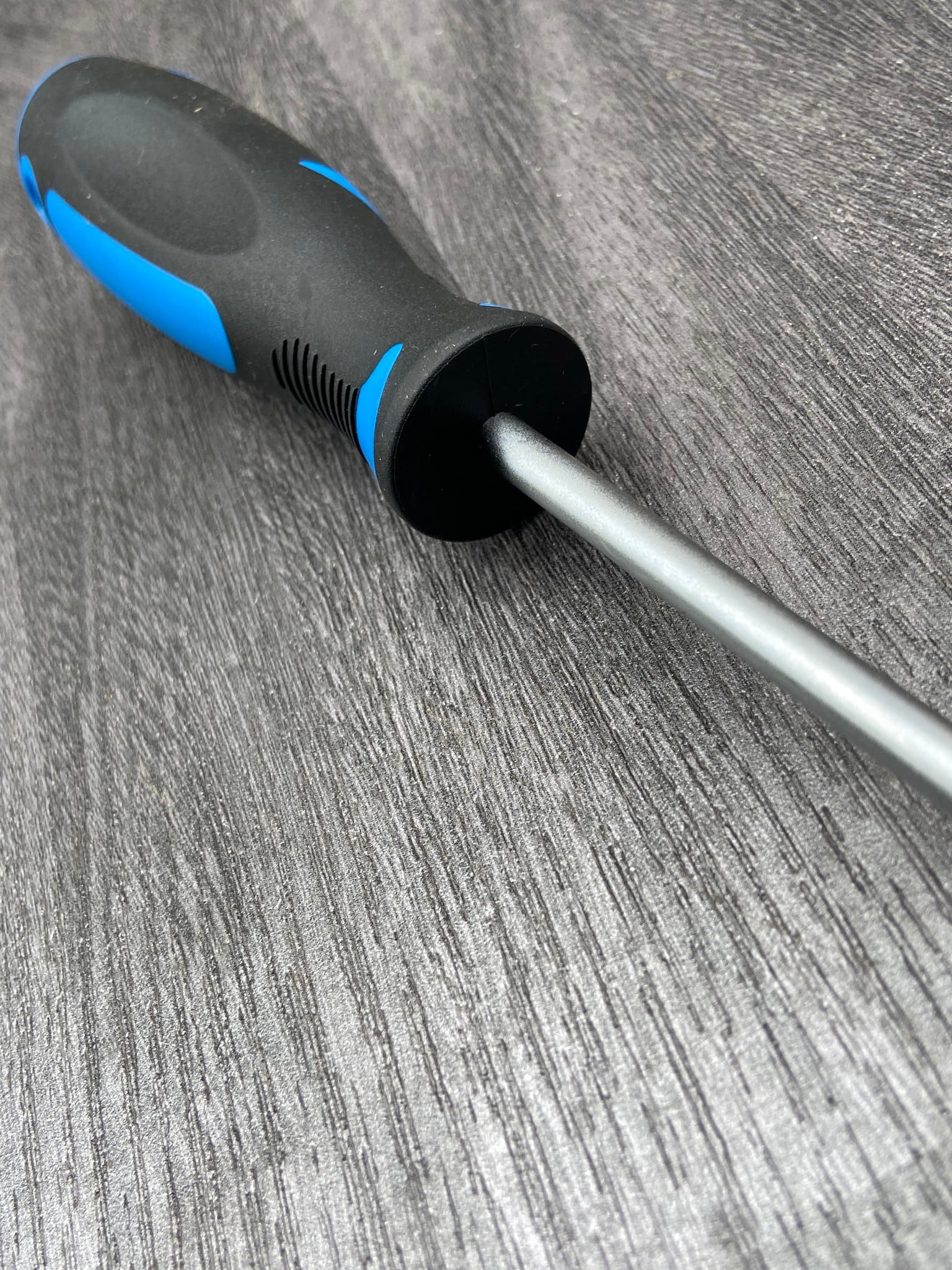 6x200mm Tua vít bake cán chống dầu Licota ASD-522002