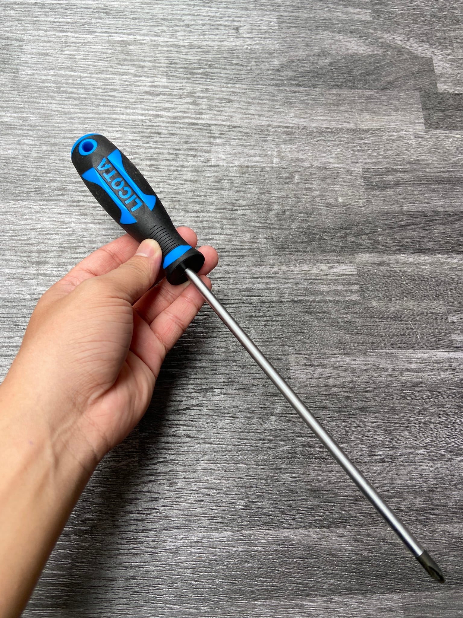 6x200mm Tua vít bake cán chống dầu Licota ASD-522002