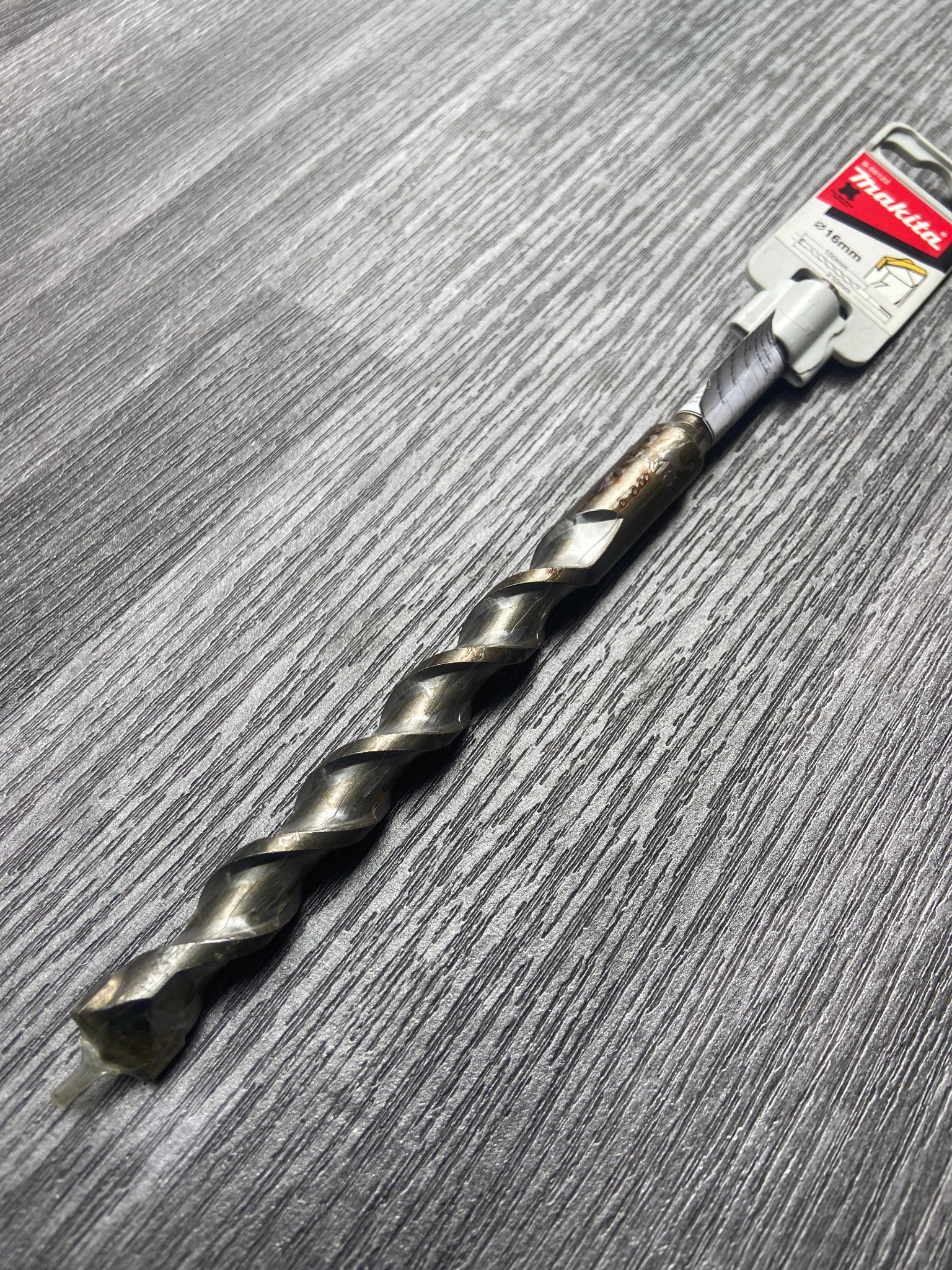 SDS-PLUS MŨI KHOAN BÊ TÔNG HỢP KIM 16X210MM Makita B-56122