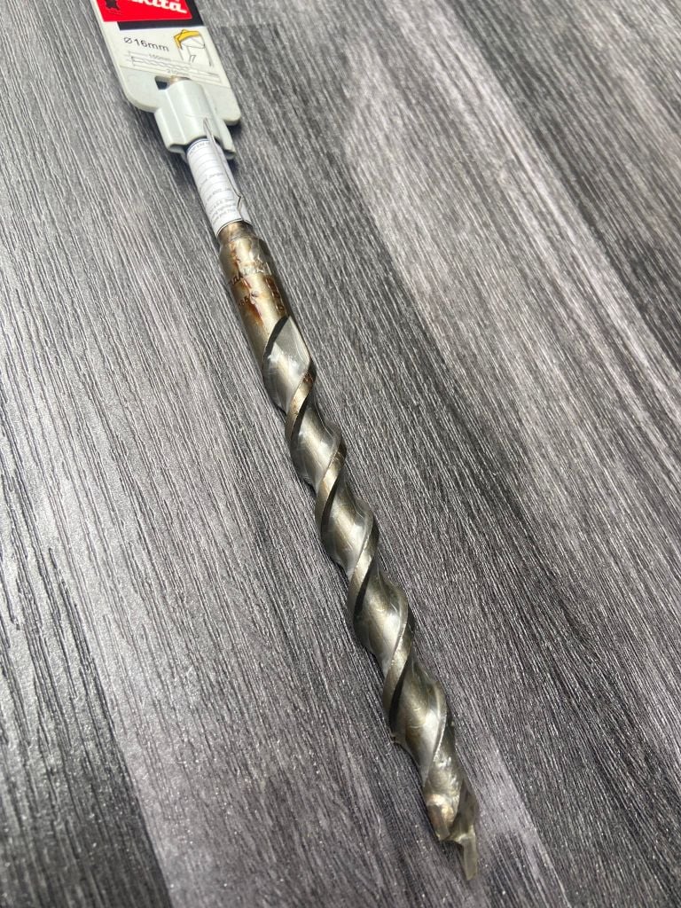 SDS-PLUS MŨI KHOAN BÊ TÔNG HỢP KIM 16X210MM Makita B-56122
