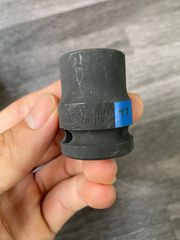 17mm Tuýp 1/2'' Đen Kingtony 453517M
