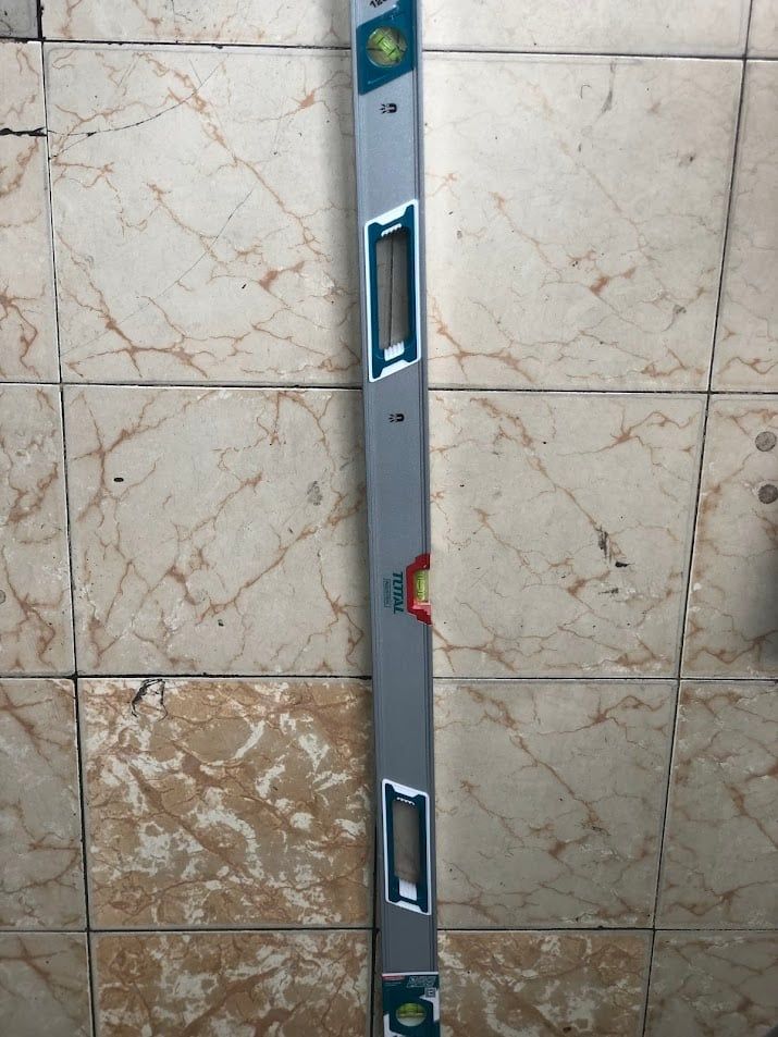 Thước thủy (kèm theo nam châm hút) Total TMT212086M