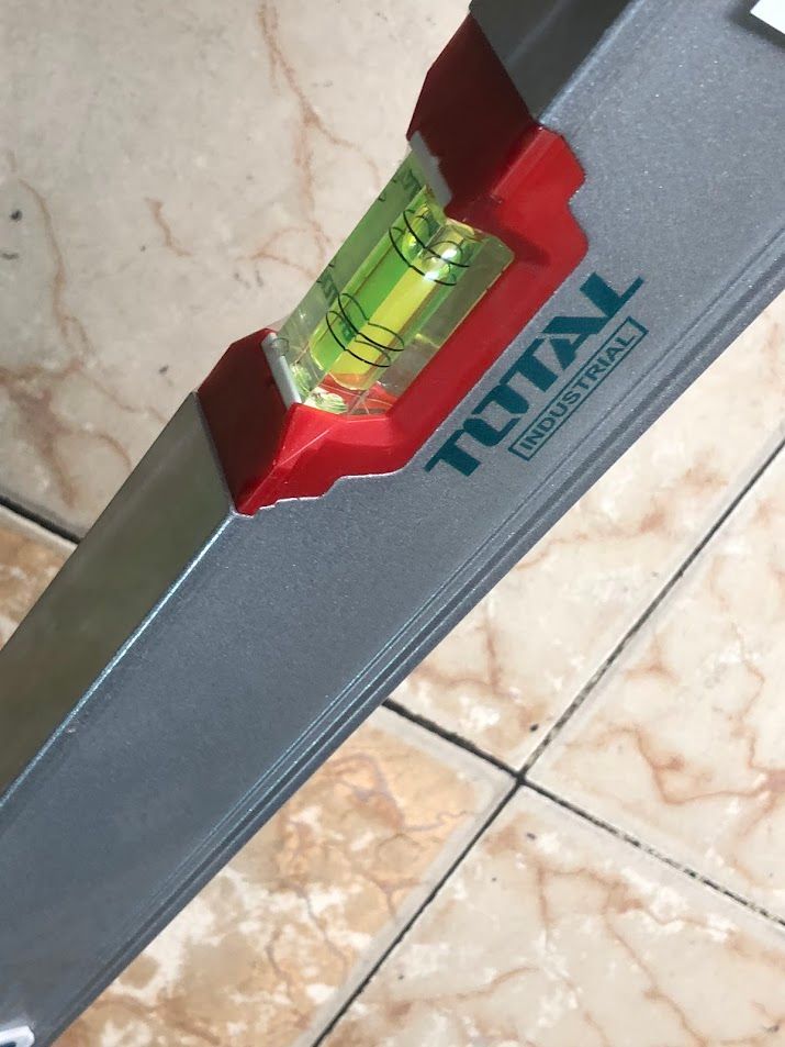 Thước thủy (kèm theo nam châm hút) Total TMT212086M