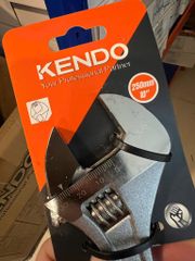 Mỏ lết (Cờ lê điều chỉnh được) hạng nặng kích thước 10 inch 250mm Kendo - 15133