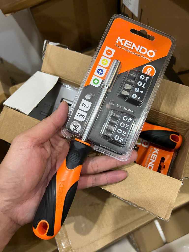 Bộ tay vặn kèm đầu vít 9 chi tiết Kendo - 20236
