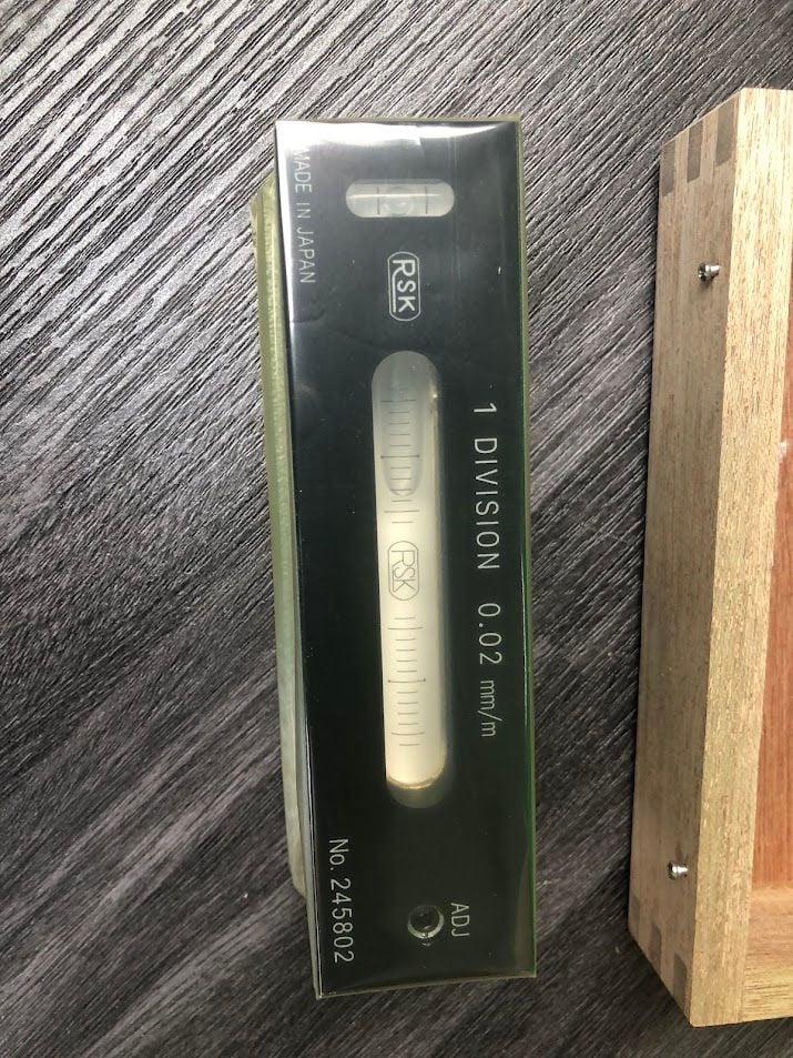 Thước thủy chấn dẹp RSK 542-1502
