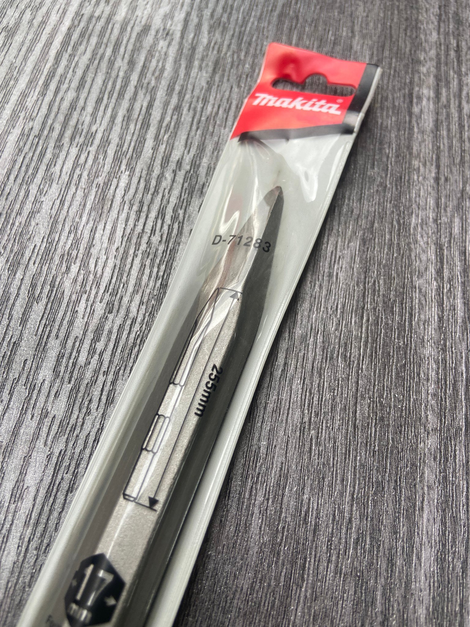 Mũi đục nhọn 255mm chuôi lục giác Makita D-71283