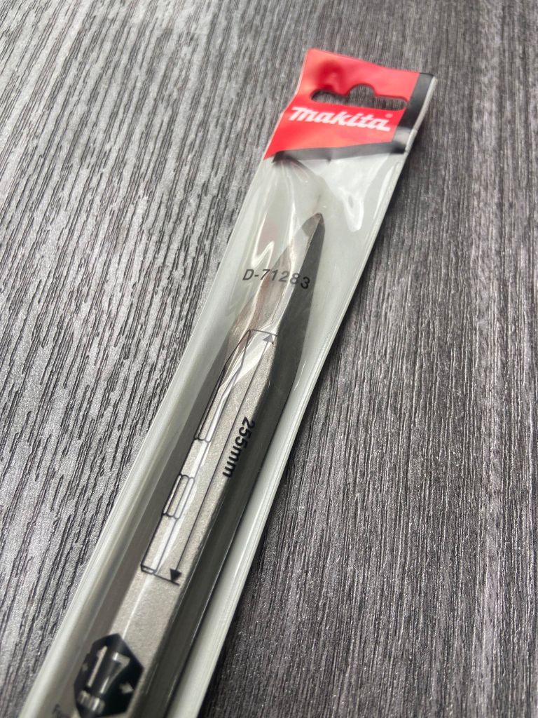Mũi đục nhọn 255mm chuôi lục giác Makita D-71283