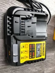 Sạc Pin 10.8V 18V Dewalt DCB1104-B1