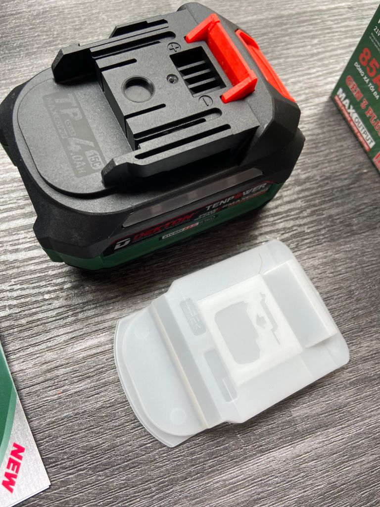 Pin phổ thông 21V 4.0Ah Dekton M21-B4085PLUS